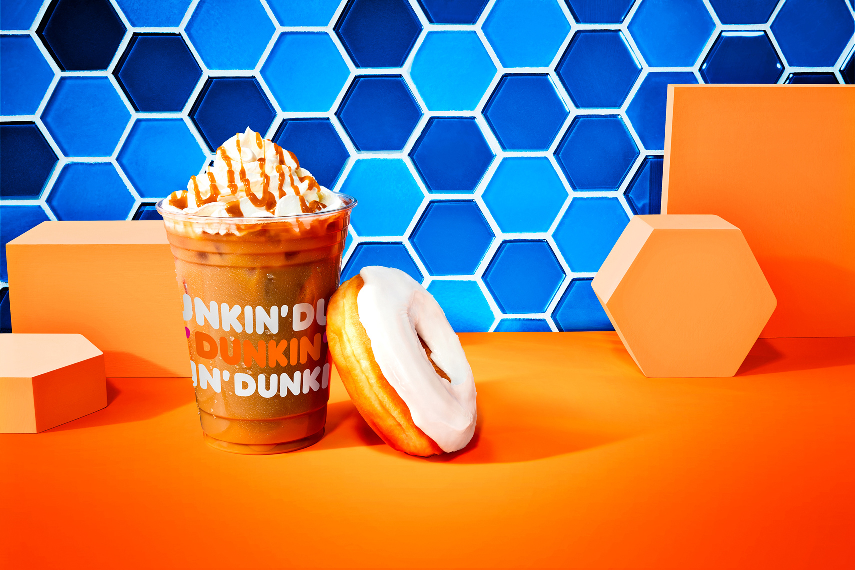 DunkinBrands-Int_iced_latte_final